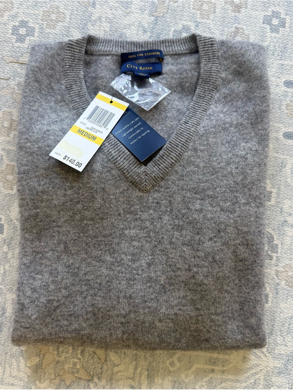 Club Room Men's Light Gray V-Neck Cashmere Sweater Size Medium